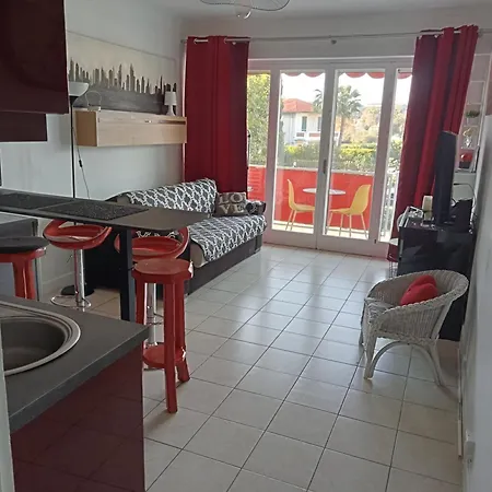 De L'hippodrome Кань-сюр-Мер