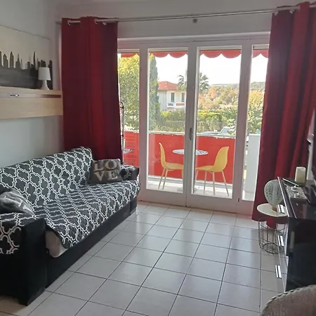 De L'hippodrome * Кань-сюр-Мер